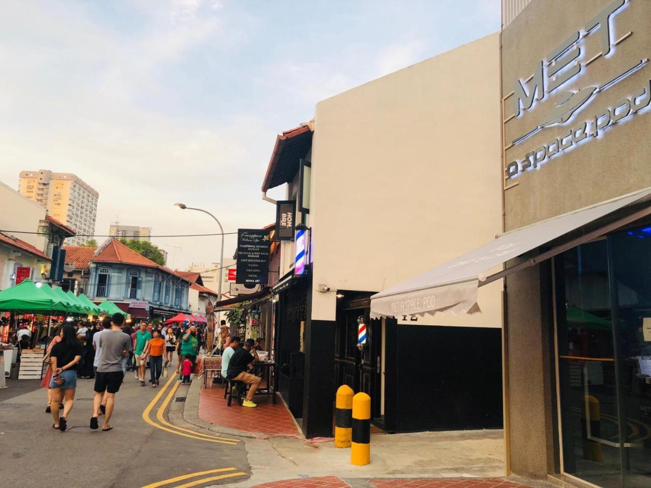 Met A Space Pod At Arab Street Singapore Exterior photo