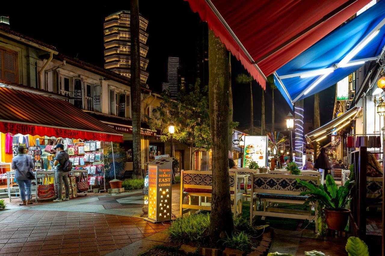 Met A Space Pod At Arab Street Singapore Exterior photo